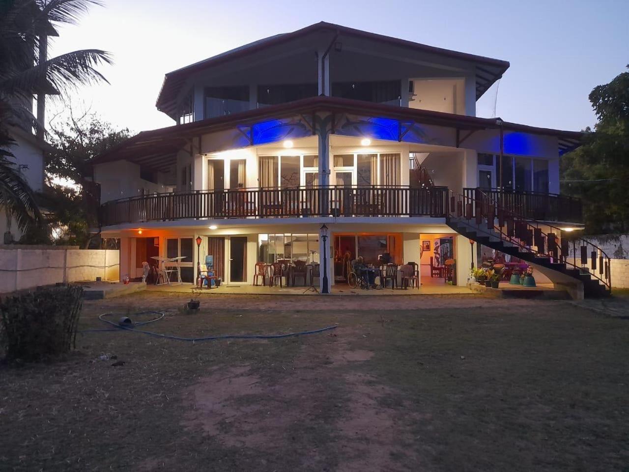 Baden Beach Hotel Kalkudah  Bagian luar foto