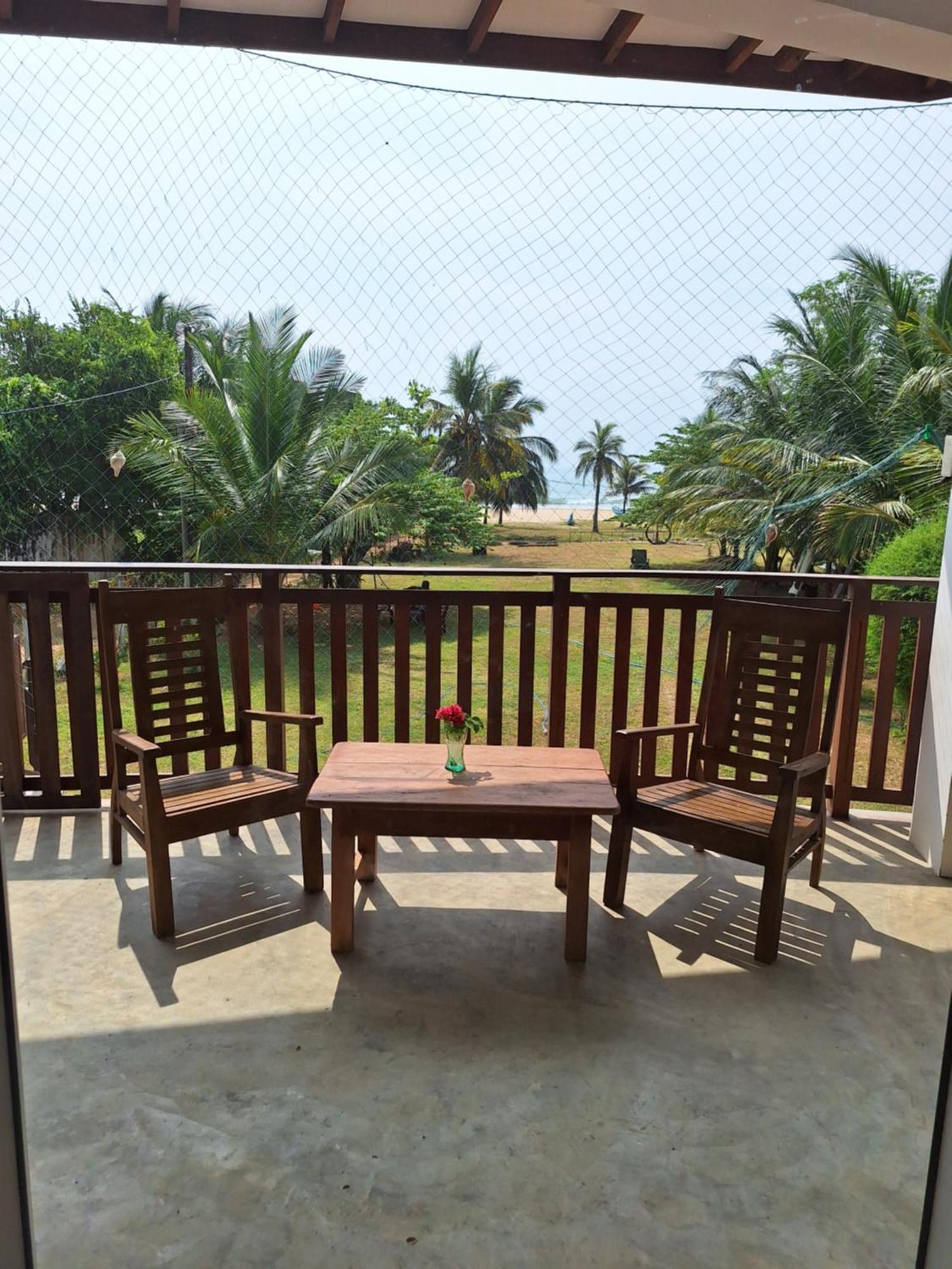 Baden Beach Hotel Kalkudah  Bagian luar foto